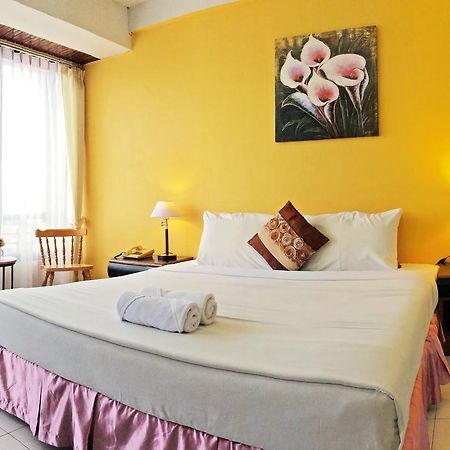 Hotel Moonlight House à Nakhon Ratchasima Extérieur photo