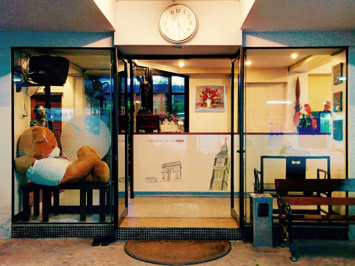 Hotel Moonlight House à Nakhon Ratchasima Extérieur photo