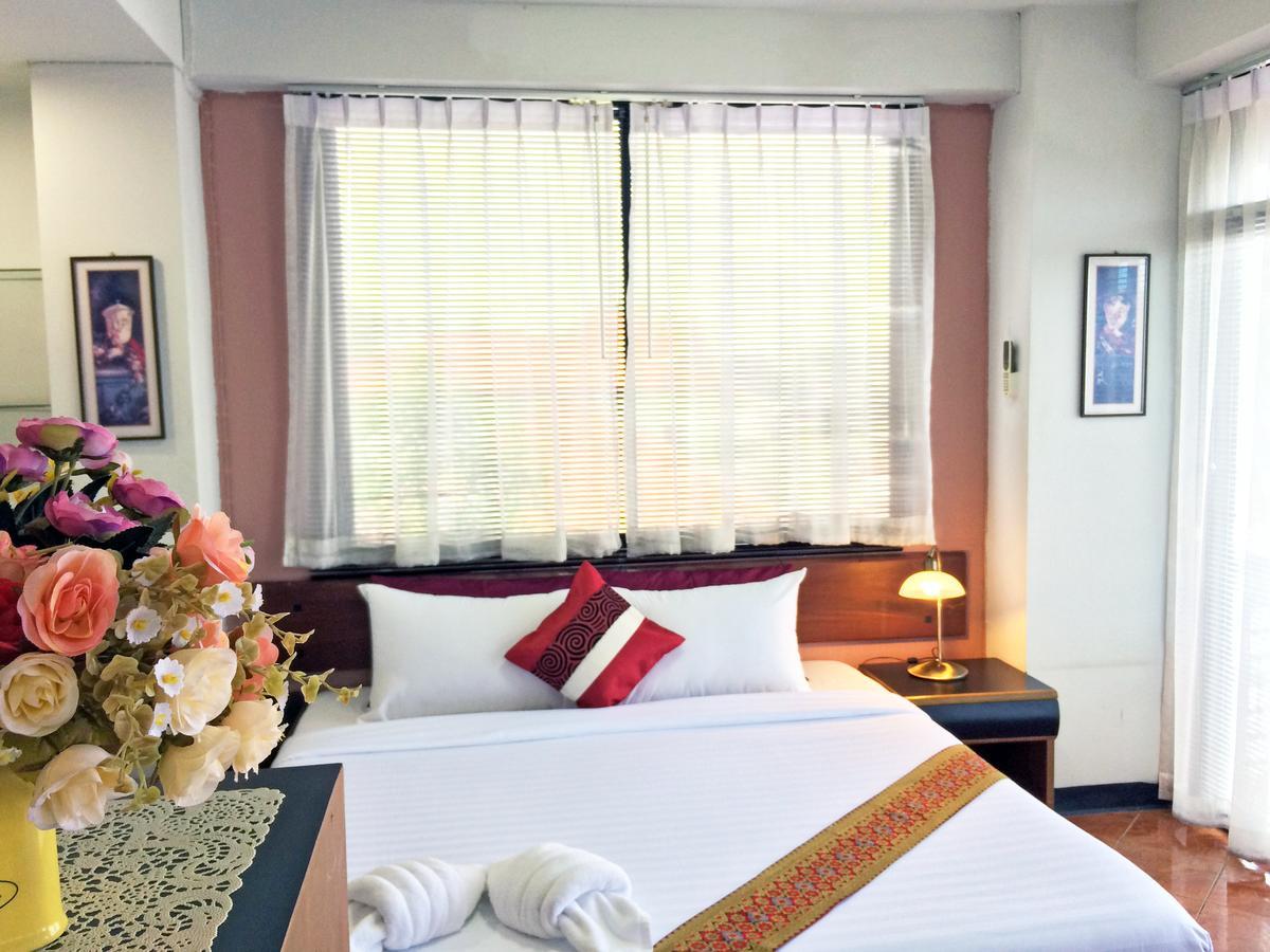 Hotel Moonlight House à Nakhon Ratchasima Extérieur photo